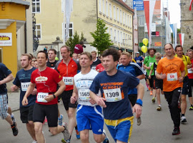 Excuse me, coming through!